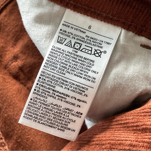 Old Navy Higher High-Rise Corduroy Flares in Rust Brown - Size 6 - Picture 11 of 12